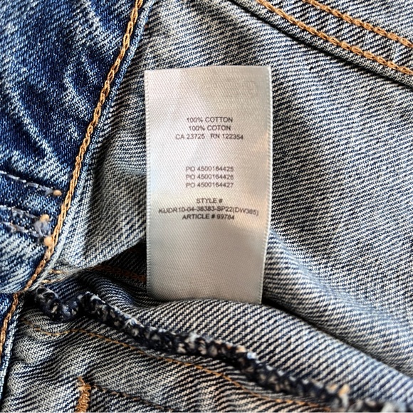 Aritzia Denim Forum Cropped Oversized Jean Jacket - Picture 2 of 7